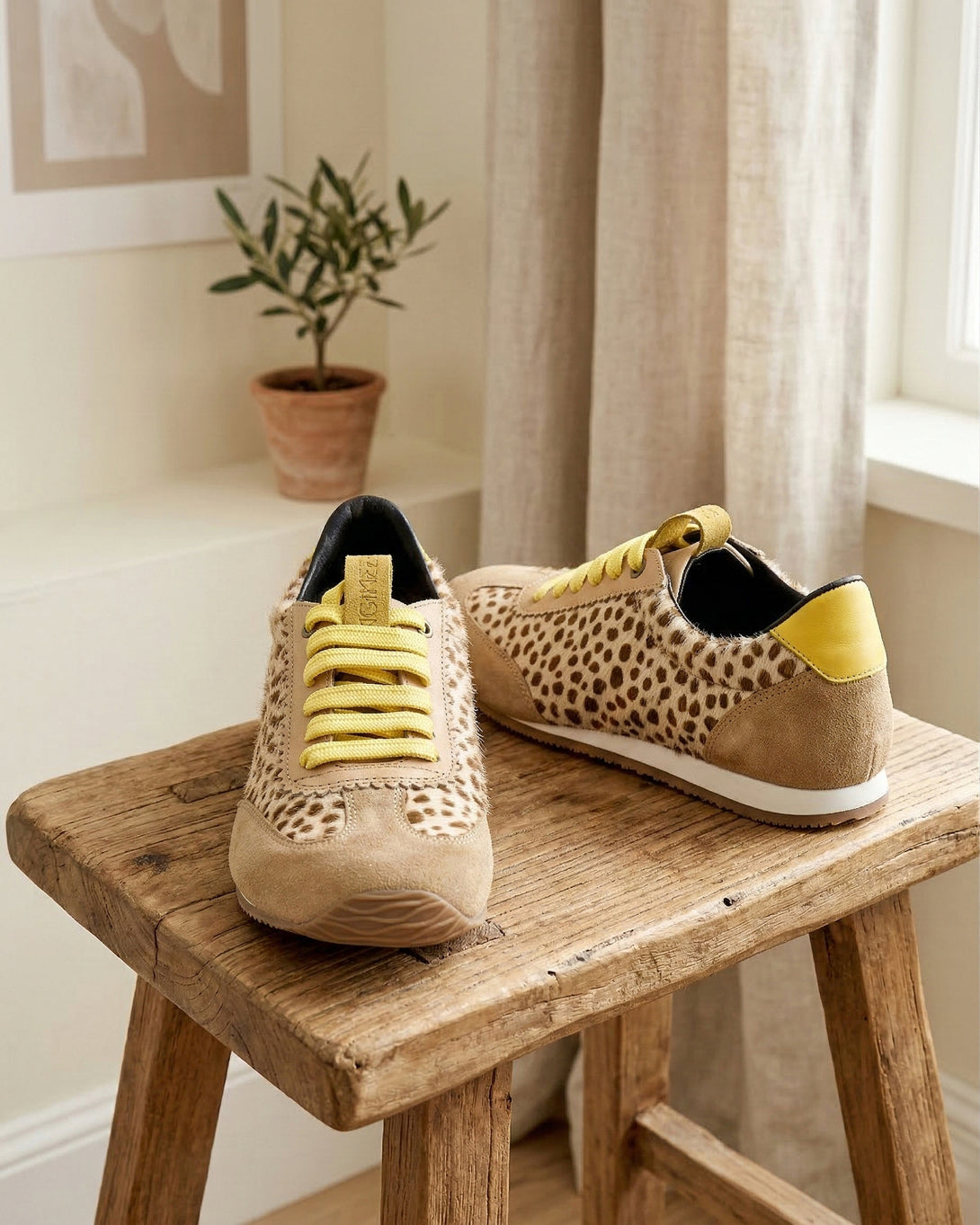 Velvet Sitara Jiraffe Camel | Zapatillas Mujer Artesanales — Engineer ...
